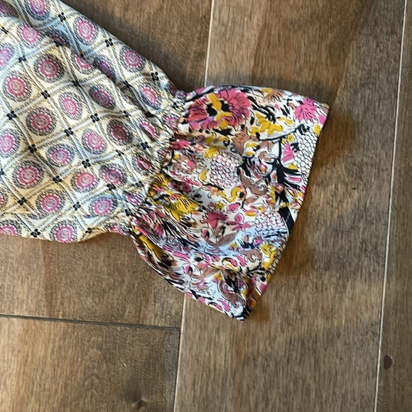 Adorable Patchwork Printed Blouse - Picture 3 of 6